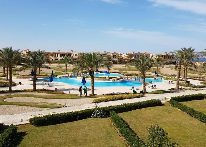 La Vista Topaz * عين السخنة